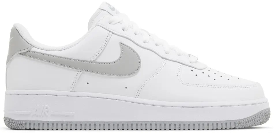 AirForce 1 '07 'White Light Smoke Grey'